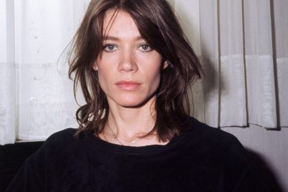 a murit legendara cantareata franceza francoise hardy 66a8adc007f0b