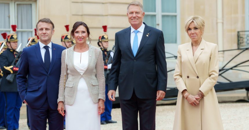 galerie foto klaus si carmen iohannis primiti de macron la luvru inainte de inceperea jo paris 2024 biden xi jinping si zelenski au lipsit 66a8a5d4e8c43