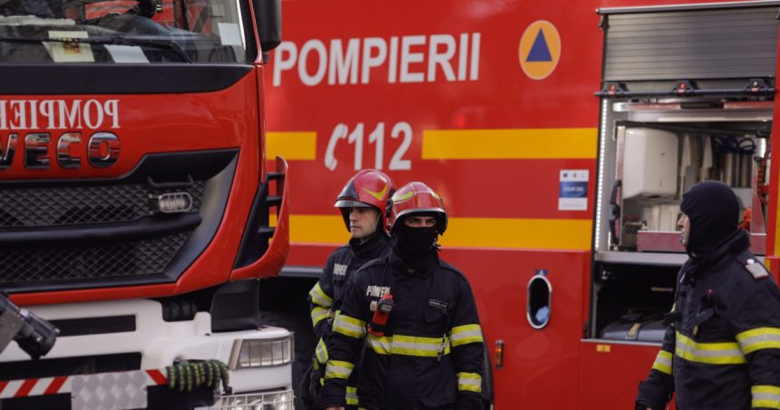 incendiul de pe platforma oltchim a fost stins de pompieri dupa patru zile zona ramane sub supraveghere 66a8a8cb4ca7f