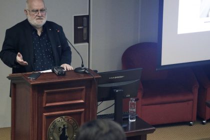 reactia opozitiei dupa ce studente de la snspa au reclamat abuzurile profesorului alfred bulai ce masuri cer usr si reper 66a8addf296e1