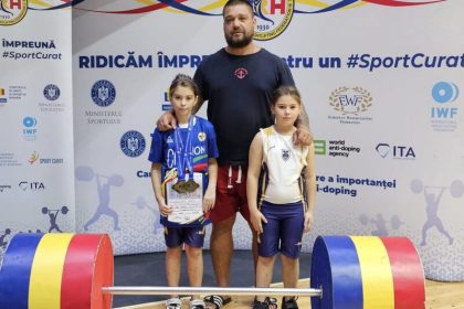 adelina si gabriela petcu evolutii remarcabile la campionatului national de haltere pentru juniori 66c49e947b561