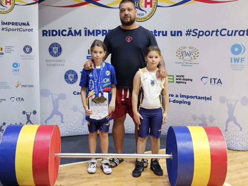 adelina si gabriela petcu evolutii remarcabile la campionatului national de haltere pentru juniori 66c49e947b561