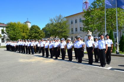 ceremonie militara de inaintare in grad si de conferire a unor distinctii cu prilejul zilei marinei 66c57e767678d