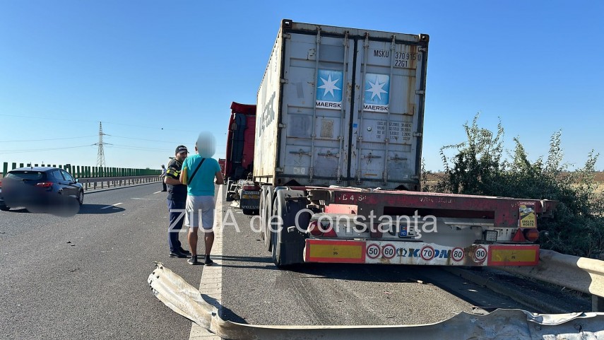 circulatia s a reluat pe sensul spre ovidiu al autostrazii a4 ovidiu agigea judetul constanta unde a avut loc accidentul rutier intre un microbuz si un autotren 66c372a671dd4