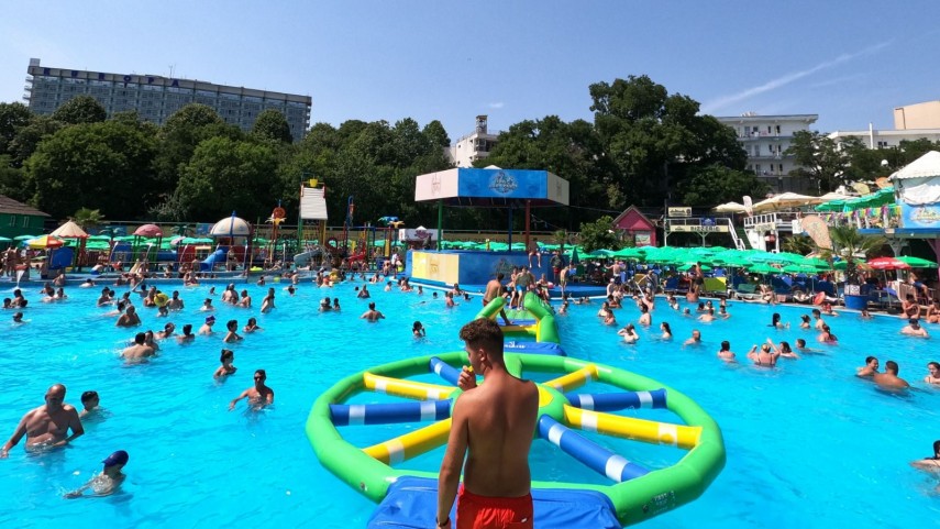 eforie aqua park sarbatoreste 10 ani de activitate pe 10 august deghizeaza te in personajul preferat si vino la aquateca 66b480c079c21