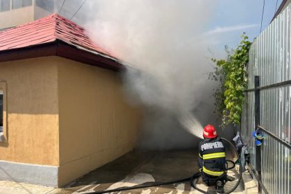 incendiu la ghindaresti o casa a luat foc 66d17f4f6579a