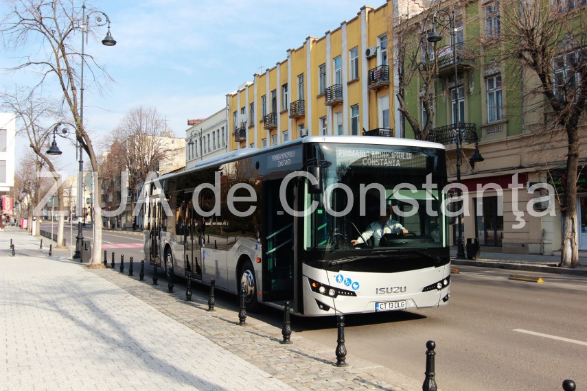 liniile de noapte ct bus suspendate temporar numarul de autobuze de pe zi a fost si el redus 66b4c24bd354c