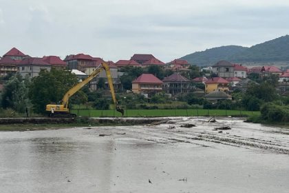 locuinte din judetul tulcea amenintate de inundatii pompierii amplaseaza diguri 66d1b3dfd0217