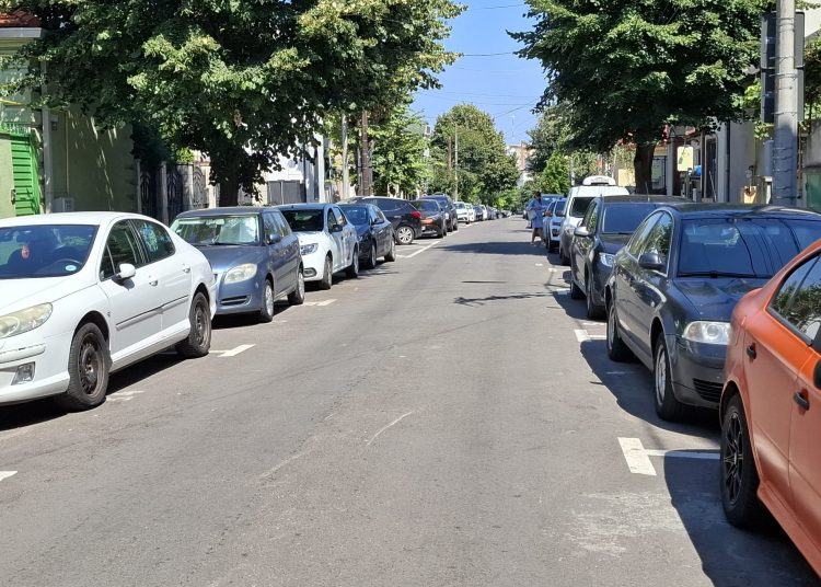 noi dispute intre soferi si localnici pe tema parcarilor de pe strazi unii proprietari nu au inchiriat locurile trasate dar nu ii lasa nici pe altii sa parcheze 66bbf006edcbb