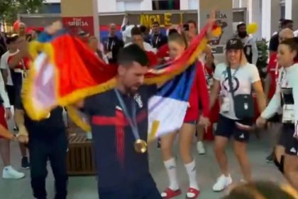 nole novak djokovic danseaza dupa triumful de la olimpiada de la paris pe rumunska svita o suita de melodii populare romanesti video 66b2fd464e0dc