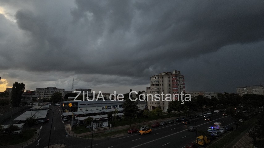 nori negri pe cerul municipiului constantei aflat sub avertizare meteo de furtuna si ploi galerie fotovideo 66d0a3f707d64