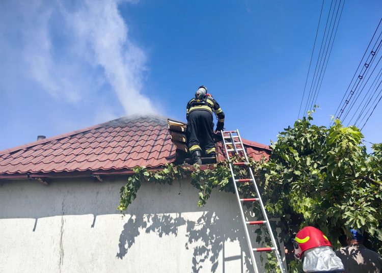 o casa a luat foc in localitatea vacareni judetul tulcea 66c48358411c0