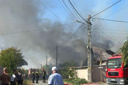 o casa a luat foc la cuza voda o persoana imobilizata este in pericol 66c6fdd86aee2