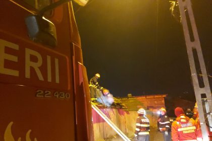 un incendiu a izbucnit noaptea trecuta in medgidia o femeie a fost transportata la spital 66c9757e7213b