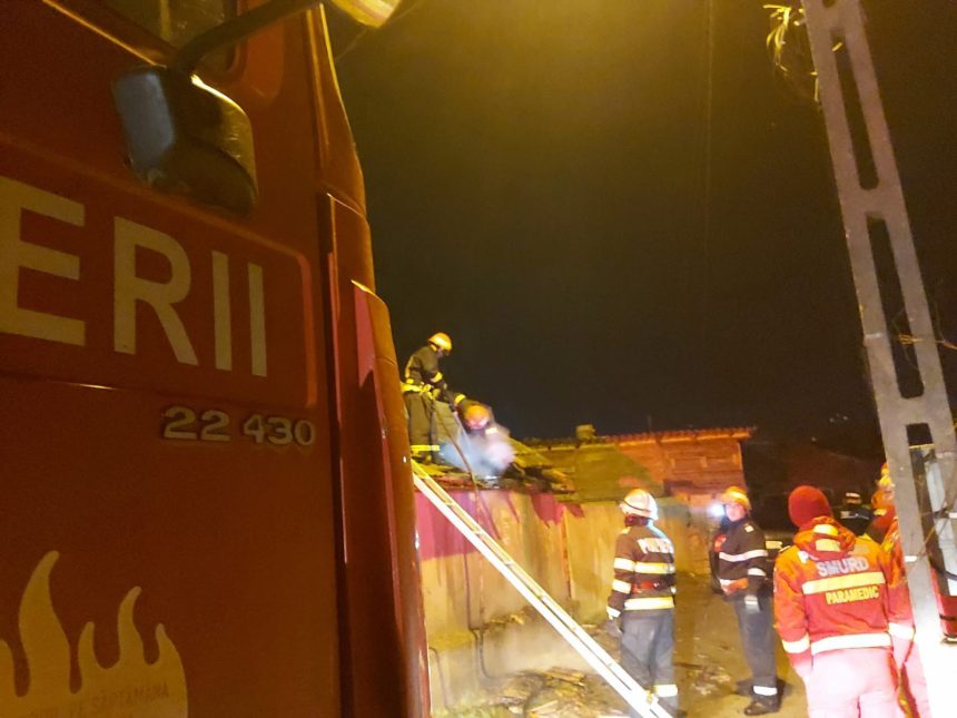 un incendiu a izbucnit noaptea trecuta in medgidia o femeie a fost transportata la spital 66c9757e7213b