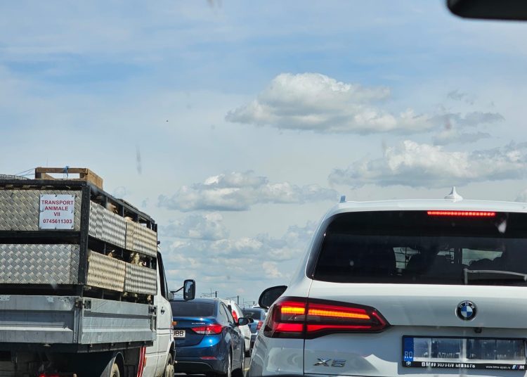 update motociclista inconstienta dupa ce s a izbit de un parapet pe autostrada a2 sensul de mers spre constanta se efectueaza protocolul de resuscitare 66caf041cf18a