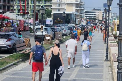 video dupa potop turistii au iesit la plaja si la restaurante in mamaia nord 66d30ba2093ba