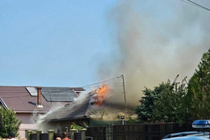 video galerie foto incendiu puternic in cumpana o casa a fost cuprinsa de flacari 66cb0711e7a08