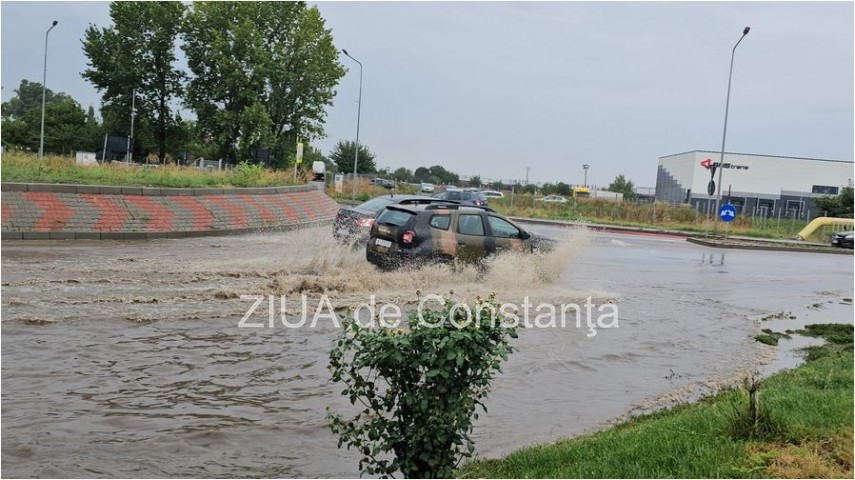 zeci de masini blocate la iesirea spre valu lui traian galerie foto video 66d162fbcbc1c