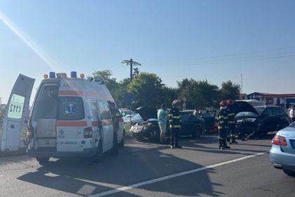 accident cu trei masini trei victime au ajuns la spital 66d72a06d11f7