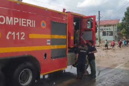 aproape 1 000 de pompieri din 27 de unitati subordonate igsu au fost dislocati in sprijinul salvatorilor de la isu galati 66e923cbd94df