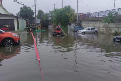 bilantul ravagiilor din urma inundatiilor pe judete se intervine pentru evacuarea apei 66e7d0bed2af0