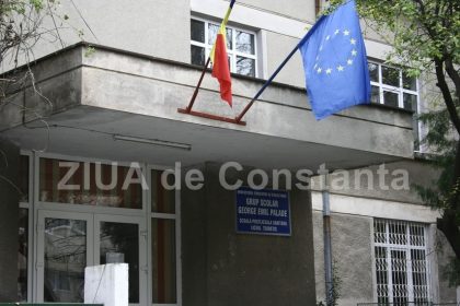 cadrele didactice de la liceul emil palade constanta vor fi instruiti de o companie din bucuresti pentru utilizarea smartlab urilor documente 66f17633e3173