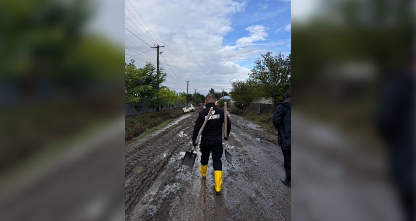 caravana sos galati a ajuns ieri cu primul transport de ajutoare pentru oamenii din zonele afectate de inundatii 66ed1cf46fa58