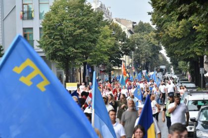 festivalul international al dansului cantecului si portului popular turco tatar a debutat la constanta cu parada portului popular 66db6ac1646bb