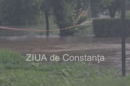 inundatii la techirghiol mai multe masini blocate in trafic 66e1388a93ee9