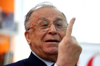 ion iliescu un presedinte autentic fara a personaliza puterea acesta va fi pariul noului deceniu al democratiei romanesti 66f9814ce698e