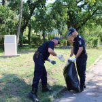 jandarmii tulceni au curatat un parc din municipiu 66ee8ac82d3ca