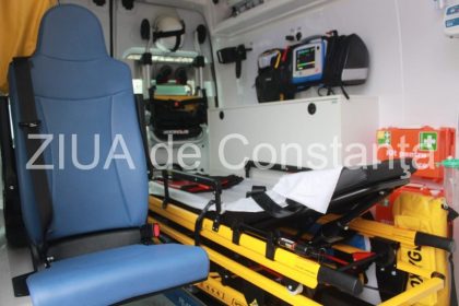 nu este gluma o femeie transportata la spital cu ambulanta s a vindecat pe drumul plin de gropi 66e00a27628cd