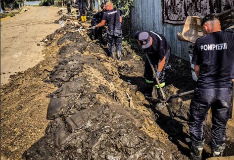 pompierii continua sa sprijine comunitatile afectate din judetul galati 66f11ac93c63e