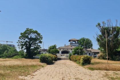 vanzarea terenului aferent palatului regal de la mamaia pe ordinea de zi iata pretul convenit 66f25ab6670bd