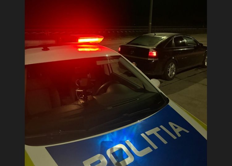 video sofer fara permis care conducea o masina fara itp si fara polita rca oprit de politisti 66e817bf45207