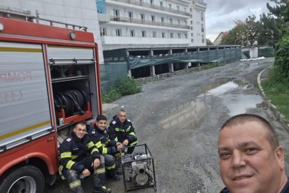 zi plina pentru pompierii isu constanta sapte ore salvatorii au intervenit la subsolul unui hotel din eforie sud inundat de ploile abundente galerie foto 66e1c75e5fc48