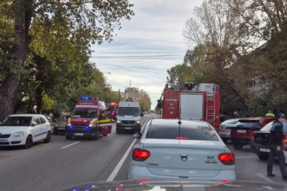 alerta in zona abator intr o scara de bloc mai multe echipaje de pompierii au intervenit din cauza fumului gros care provenea de la o fumigena 671a4d49a7495