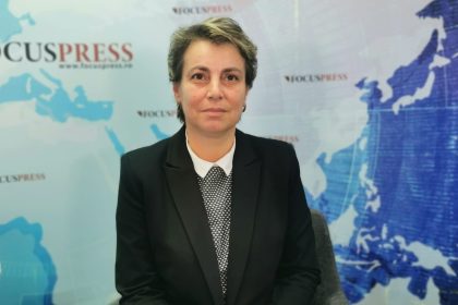 avocatul mirela doicescu indrazniti sa va aparati drepturile sa puneti intrebari amintiti le autoritatilor si politicienilor ca ei sunt in serviciul vostru si nu invers 671c09deee844