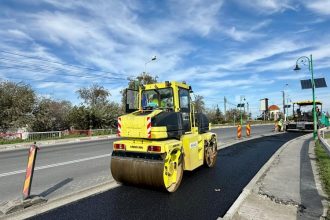 chelaru refacem prima banda de circulatie dintre sensul giratoriu penny si podul peste canal ne cerem scuze soferilor pentru disconfortul creat in trafic 6706f88ab93a0