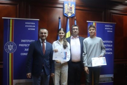 doi elevi au fost premiati pentru media 10 la evaluarea nationala 2024 6720e474279ee