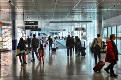 doi pensionari romani prinsi pe aeroportul din munchen cu bijuterii in valoare de 650 000 de euro 66fbf208b376e