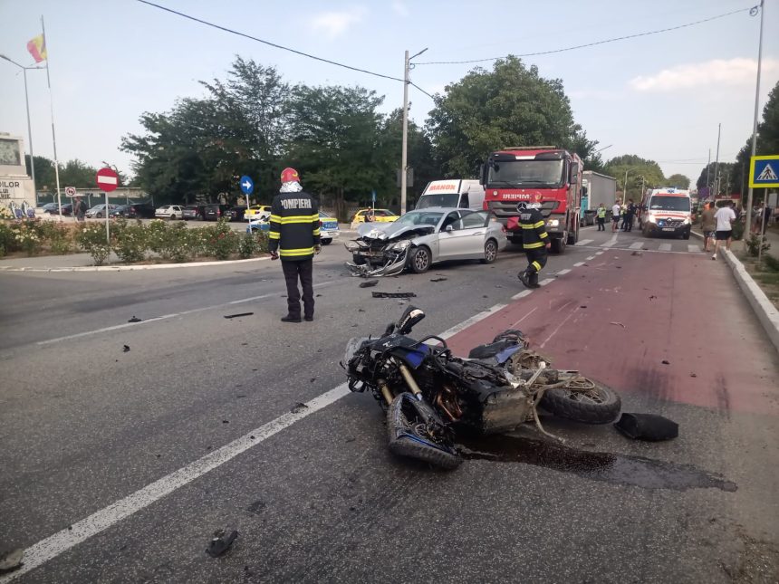 doua persoane de pe o motocicleta au ajuns la spital 66fdb364d6deb