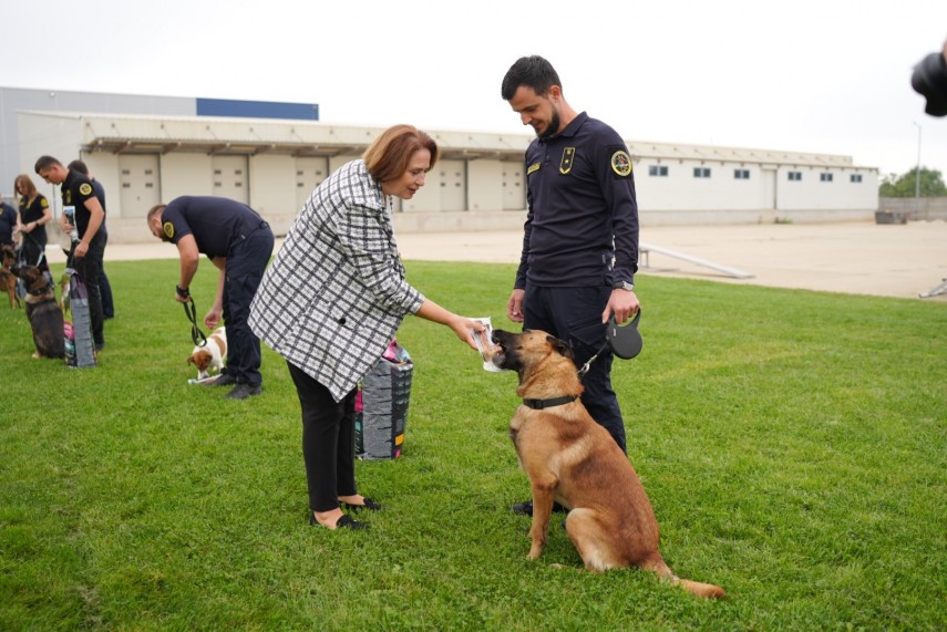 echipele canine ale serviciului vamal de stat al ucrainei la perfectionare profesionala in romania 66ffc2256c330