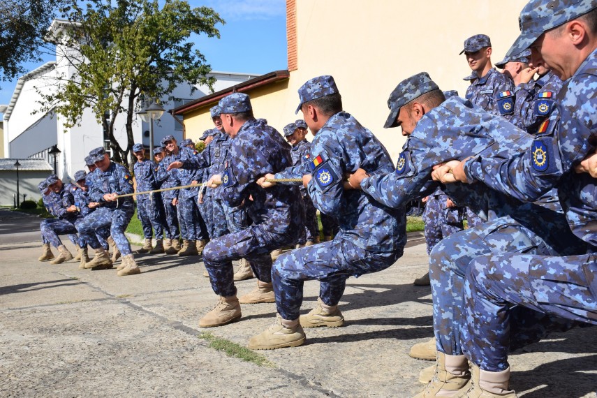 elevii de anul i ai scolii militare de maistri militari a fortelor navale au avut parte de un moment de relaxare inedit foto 670c15e623e12