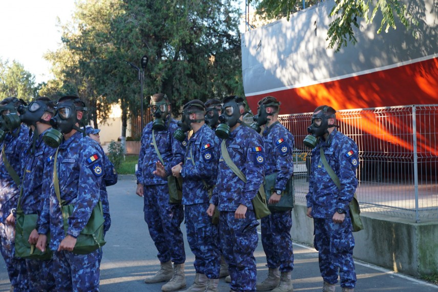 elevii de la scoala de maistrii militari a fortelor navale se antreneaza sa raspunda situatiilor de urgenta 671784189ee1e