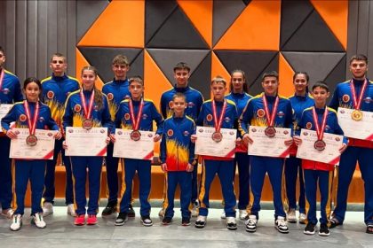 evolutii de top sportivii de la alex filip team opt medalii la campionatul mondial de kickboxing iska galerie foto 671df73fd2d20