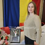 fiul cel mic al campioanei simona amanar primul antrenament de gimnastica la constanta in sala in care a crescut si mama sa 67063680c495f