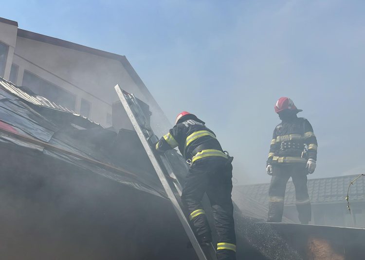 incendiu la o casa din localitatea cobadin 671a10722baf3