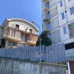 investitorul care a ridicat un bloc in fata garzii de mediu constanta interesat de un teren din zona viile noi 671aed1fc3428